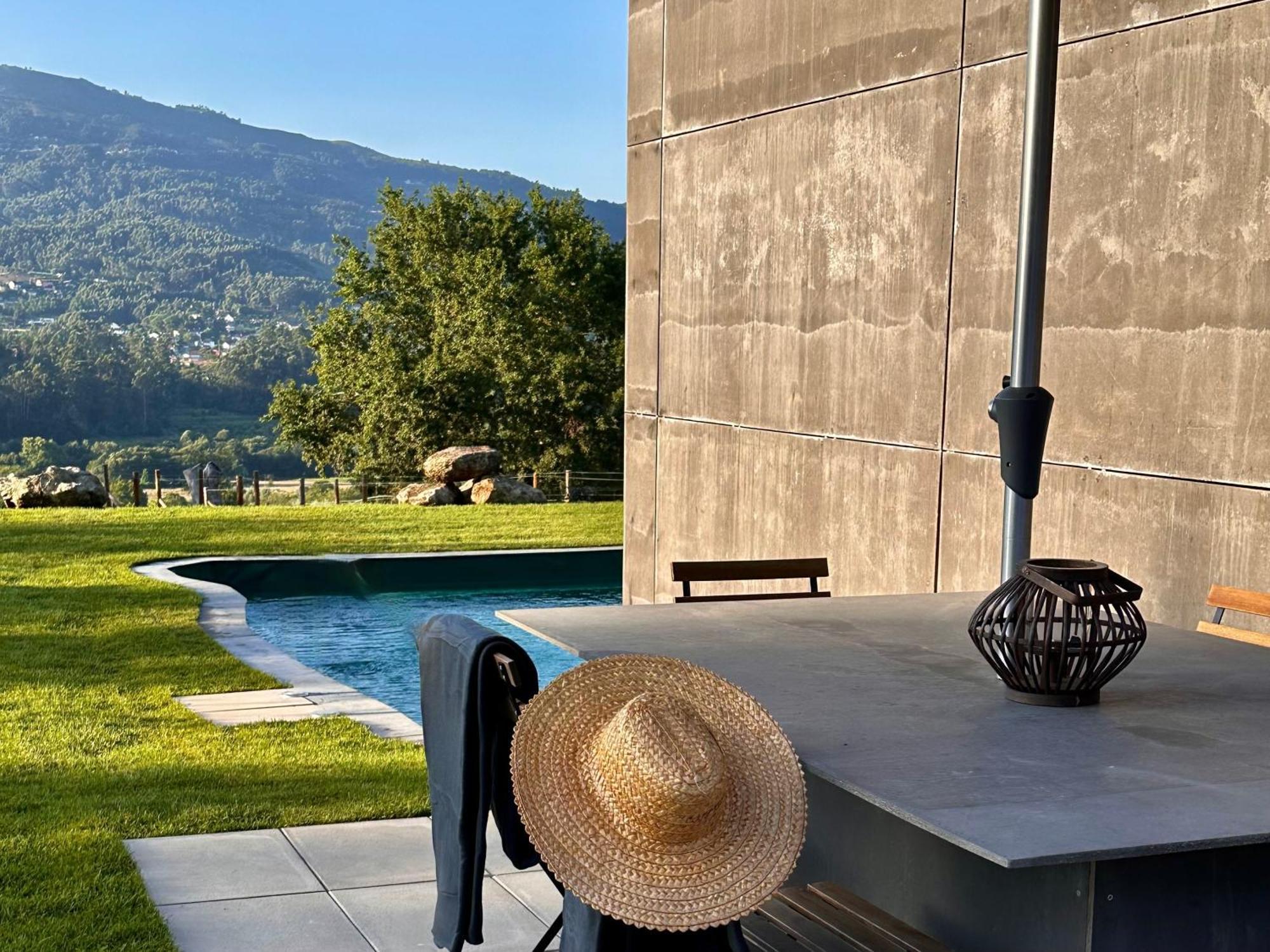 Carmo'S Boutique Hotel - Small Luxury Hotels Of The World ポンテ・デ・リマ エクステリア 写真